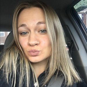 Meet your Posher, Ariana